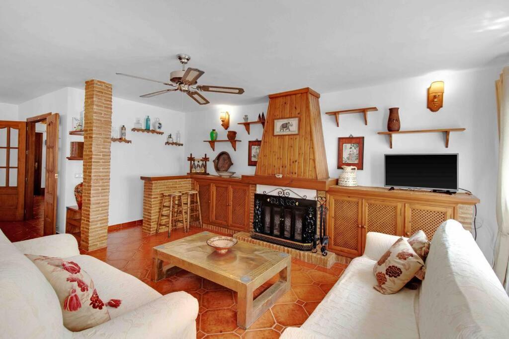 דירות Duplex Tematico Andaluz Con Agradable Terraza - El Mirador De Benahavis 2 מראה חיצוני תמונה